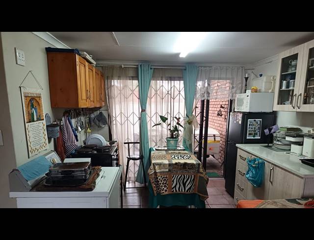 4 BEDROOM DETACHED FOR SALE IN SOUTH CREST